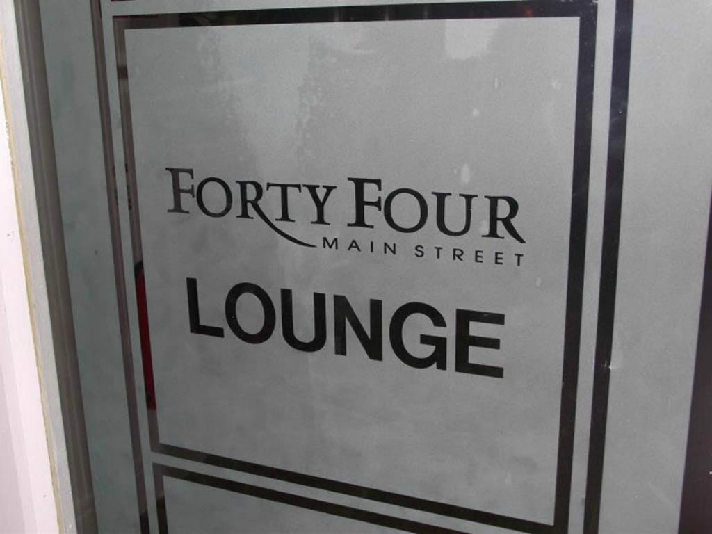 Forty Four Main Street Swords Εξωτερικό φωτογραφία